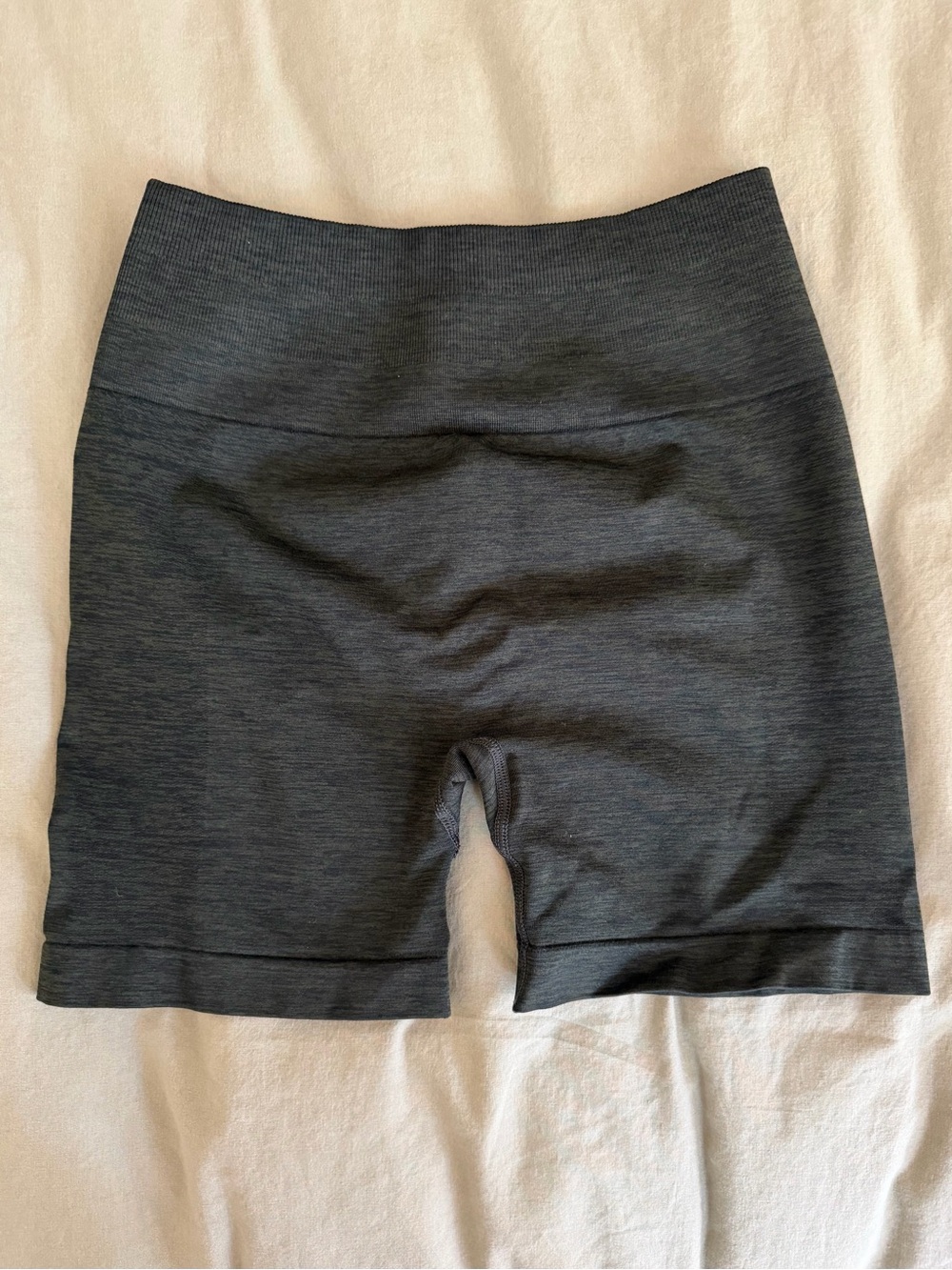 YEOREO Intensify Scrunch Workout Shorts Dark Green- Small